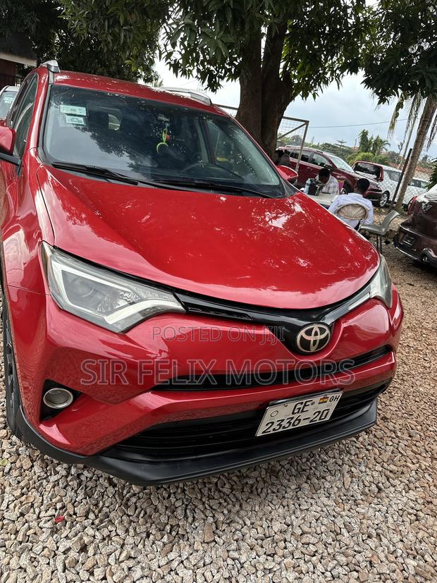 Toyota RAV4 LE 4dr SUV AWD (2.5L 4cyl 6A) 2018 Red