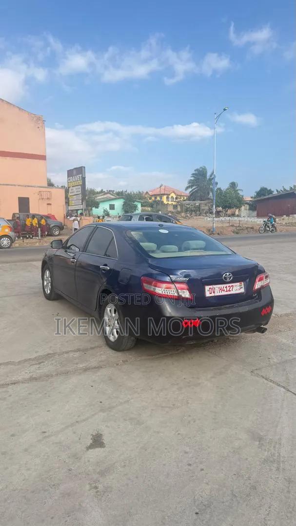 Toyota Camry Base 4dr Sedan (2.5L 4cyl 6M) 2010 Blue
