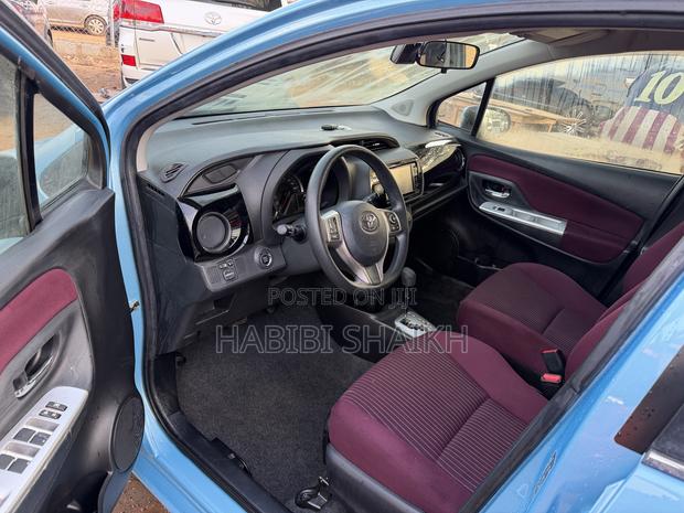 Toyota Vitz 1.3 FWD 5dr 2015 Blue