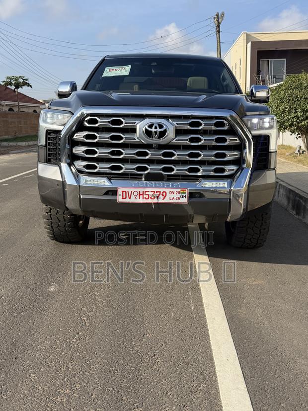 Toyota Tundra 1794 Edition CrewMax 5.5' Bed 2024 Gray