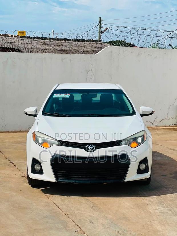 Toyota Corolla 2017 White