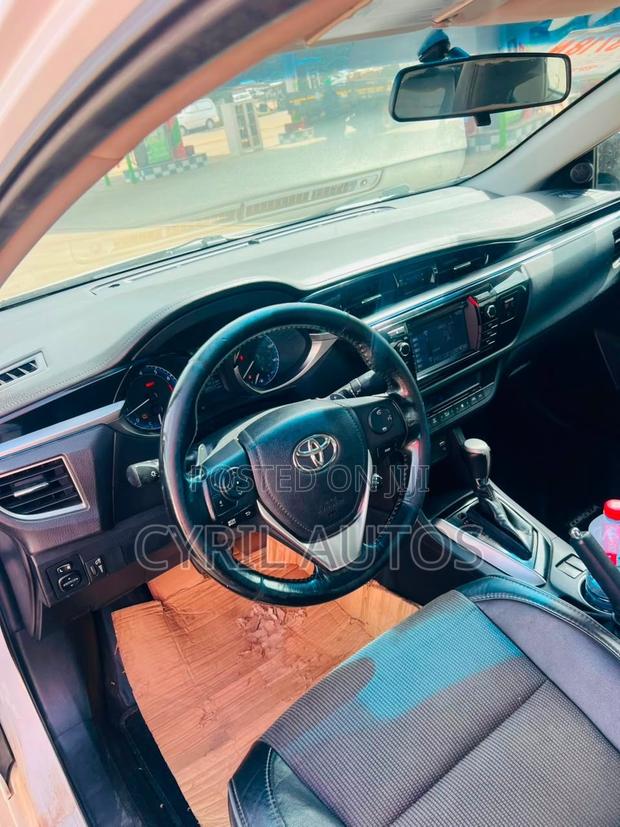 Toyota Corolla 2017 White