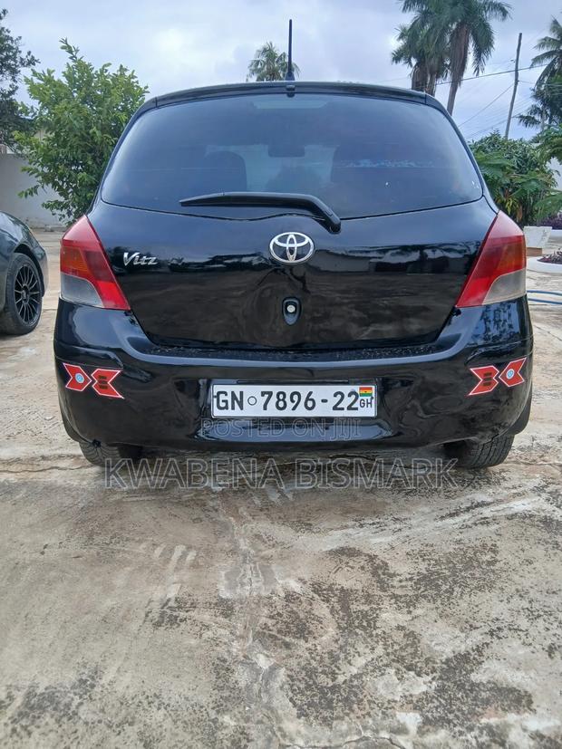 Toyota Vitz 2010 Black