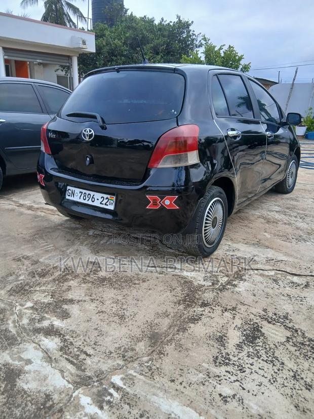 Toyota Vitz 2010 Black