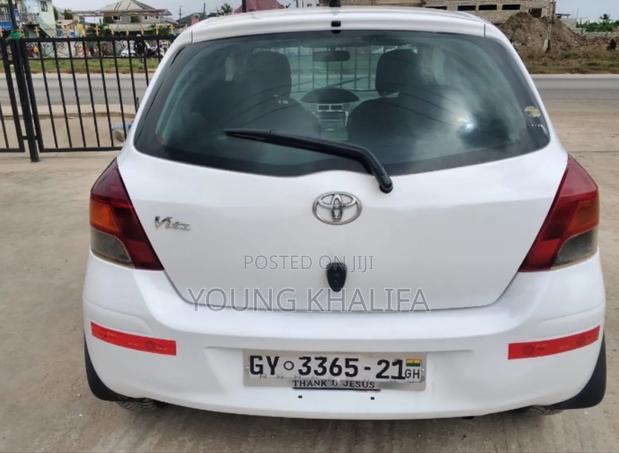 Toyota Vitz 2010 White