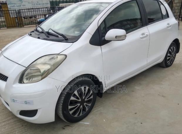 Toyota Vitz 2010 White