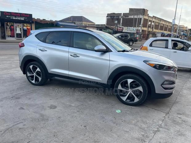 Hyundai Tucson Limited AWD 2016 Silver
