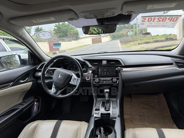 Honda Civic EX-L Sedan 2019 White