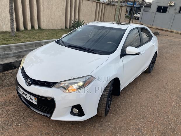Toyota Corolla 2016 White