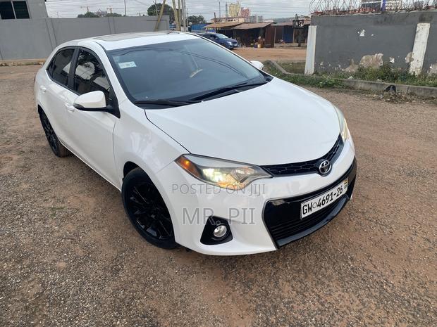 Toyota Corolla 2016 White