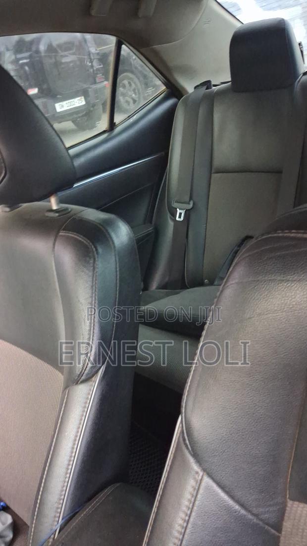 Toyota Corolla 2016 Blue
