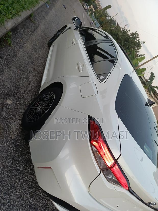 Toyota Corolla Hybrid 2023 White