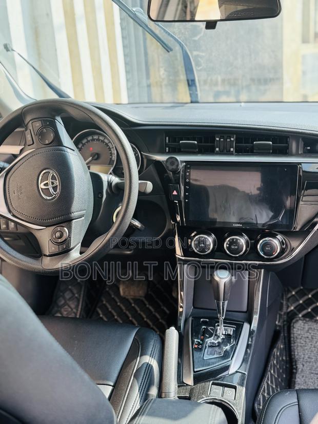 Toyota Corolla L 4dr Sedan (1.8L 4cyl CVT) 2017 Gray