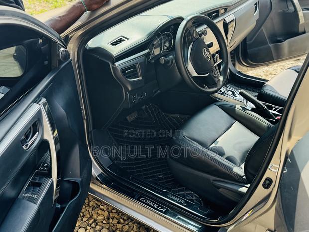 Toyota Corolla L 4dr Sedan (1.8L 4cyl CVT) 2017 Gray