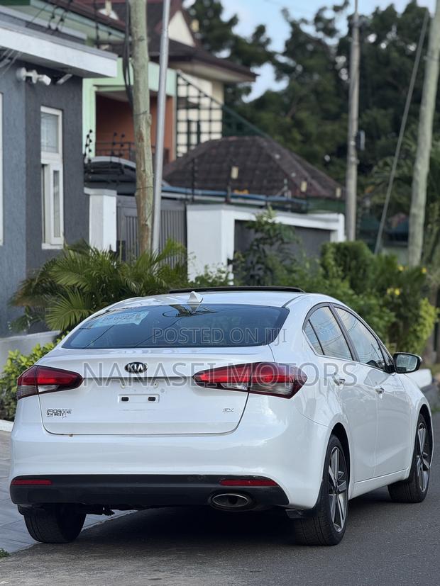 Kia Forte EX Sedan 2017 White