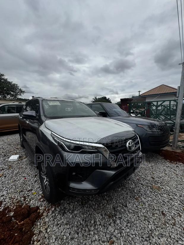 New Toyota Fortuner 2025 Black