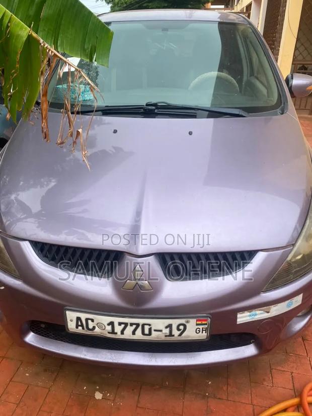 Mitsubishi Grandis 2006 Gray