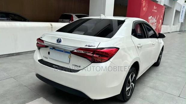 Toyota Levin Hybrid Sport 2019 White