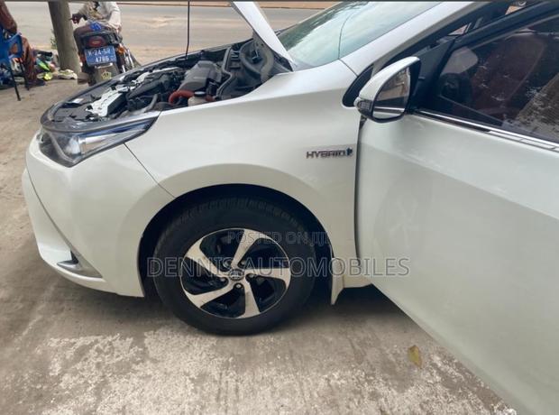 Toyota Levin Hybrid Sport 2019 White