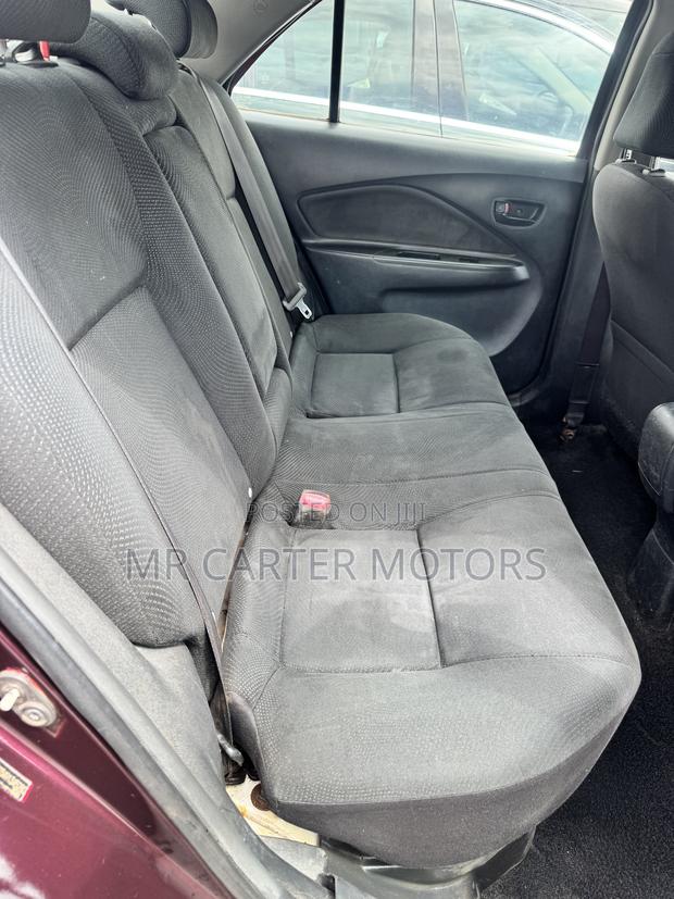Toyota Yaris Base Sedan 4dr 2010 Brown
