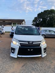 Toyota Voxy 2015 White for sale