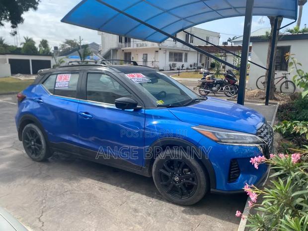 Nissan Kicks 2021 Blue