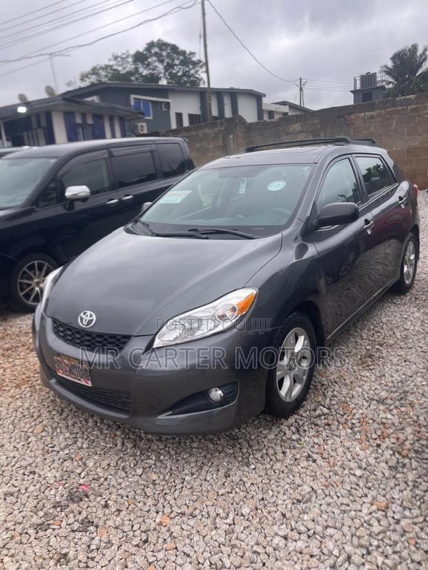 Toyota Matrix L Hatchback FWD (1.8L 4cyl 5M) 2013 Beige