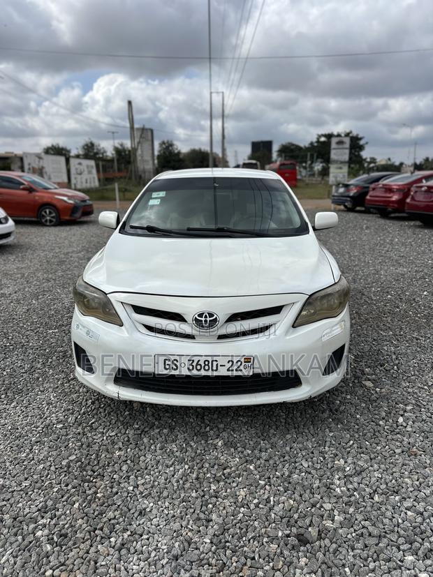 Toyota Corolla LE 4dr Sedan (1.8L 4cyl 4A) 2012 White
