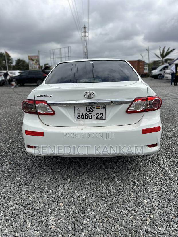 Toyota Corolla LE 4dr Sedan (1.8L 4cyl 4A) 2012 White