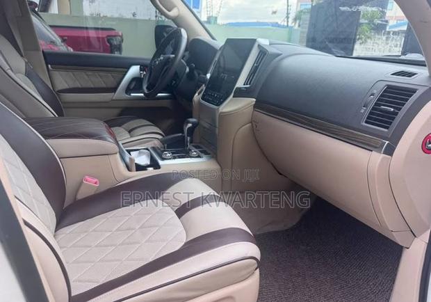 Toyota Land Cruiser 2019 Gray
