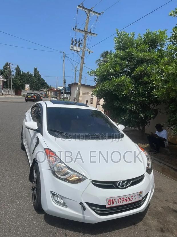 Hyundai Elantra 2013 White