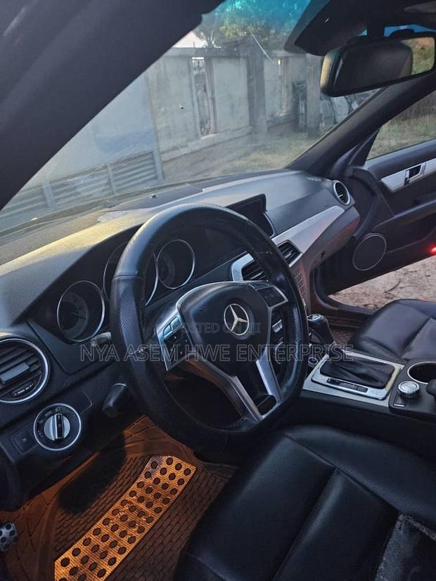 Mercedes-Benz C250 2012 Black