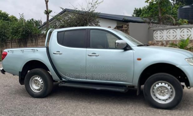 Mitsubishi L200 2009 Silver