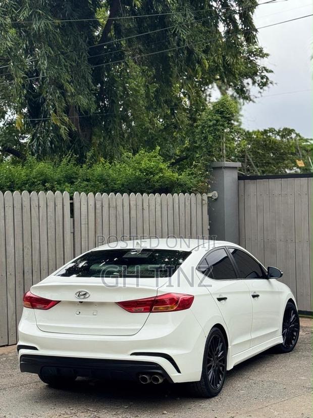 Hyundai Elantra Sport 2018 White