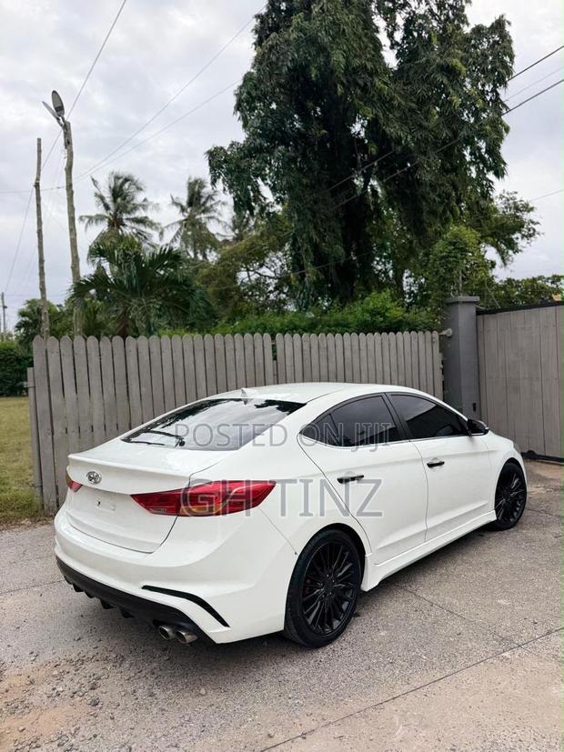 Hyundai Elantra Sport 2018 White