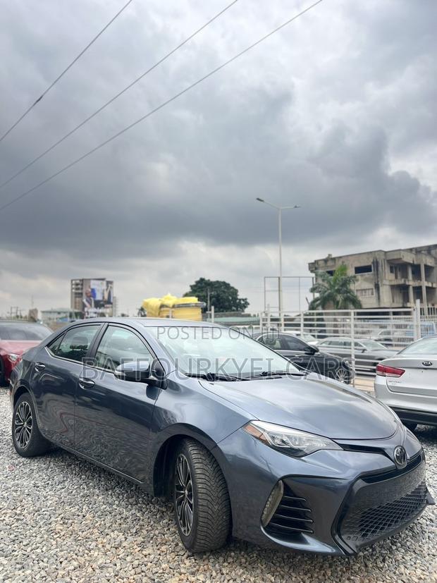 Toyota Corolla XSE 4dr Sedan (1.8L 4cyl CVT) 2017 Gray