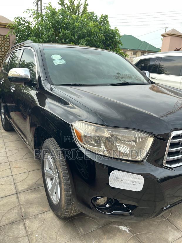 Toyota Highlander Base 2010 Black