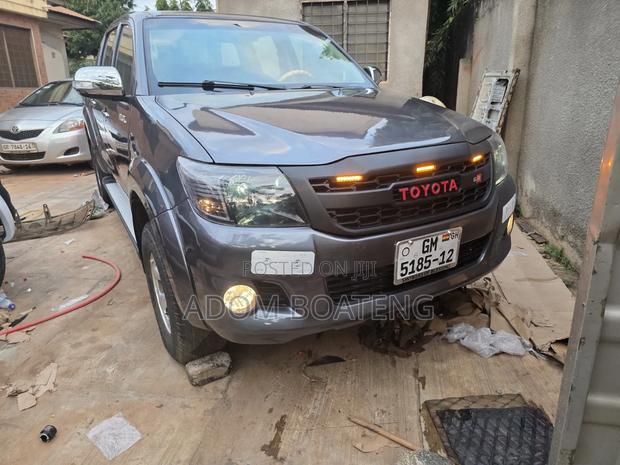 Toyota Hilux 2012 White