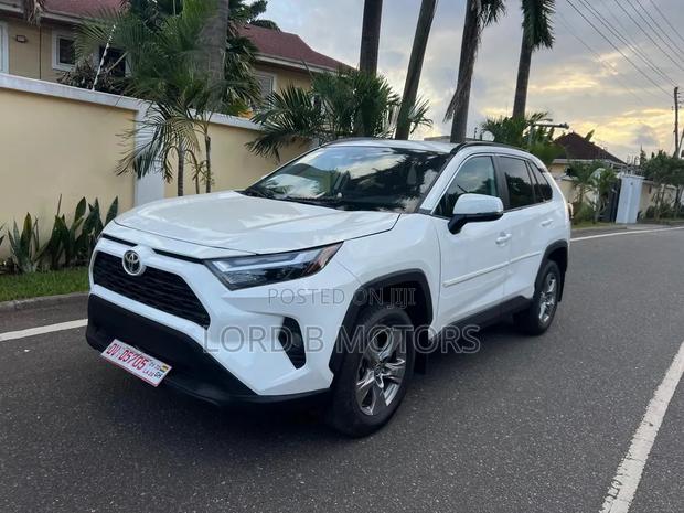 Toyota RAV4 2024 White