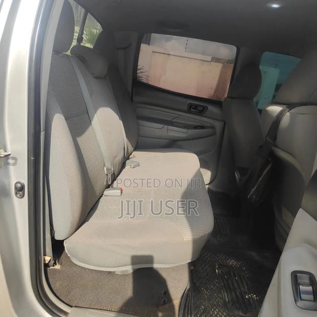 Toyota Tacoma 2012 Gray