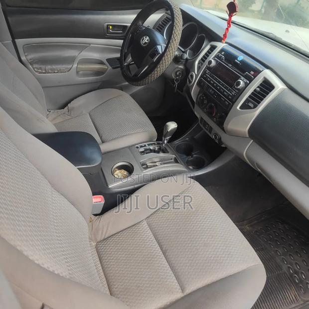 Toyota Tacoma 2012 Gray