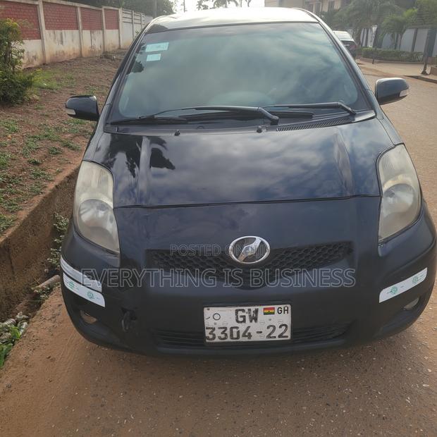 Toyota Vitz 1.3 AWD 5dr 2010 Black