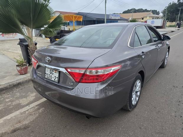 Toyota Camry LE 4dr Sedan (2.5L 4cyl 6A) 2016 Gray