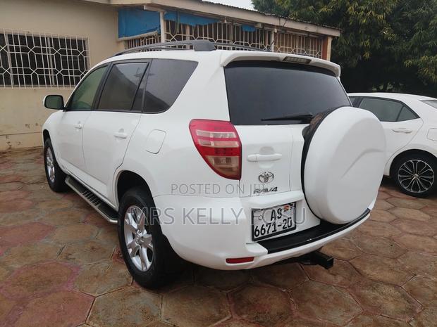 Toyota RAV4 2012 White