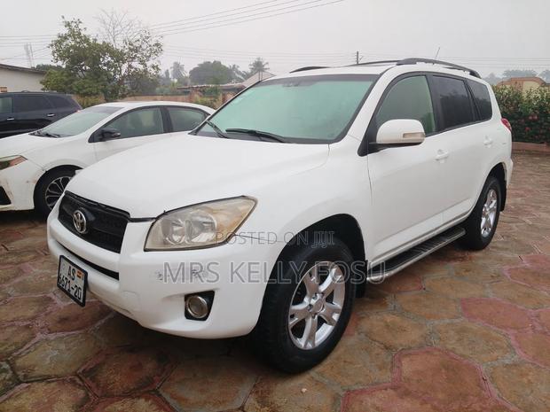 Toyota RAV4 2012 White