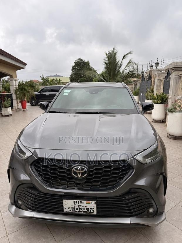 Toyota Highlander XSE AWD 2023 Silver