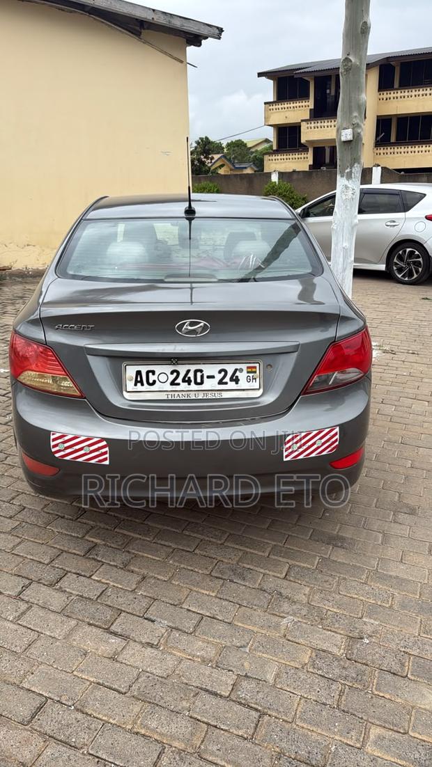 Hyundai Accent SE Sedan 2017 Gray