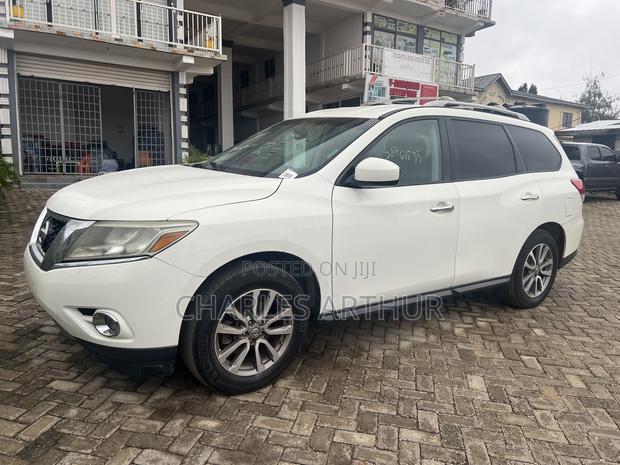 Nissan Pathfinder 2016 White