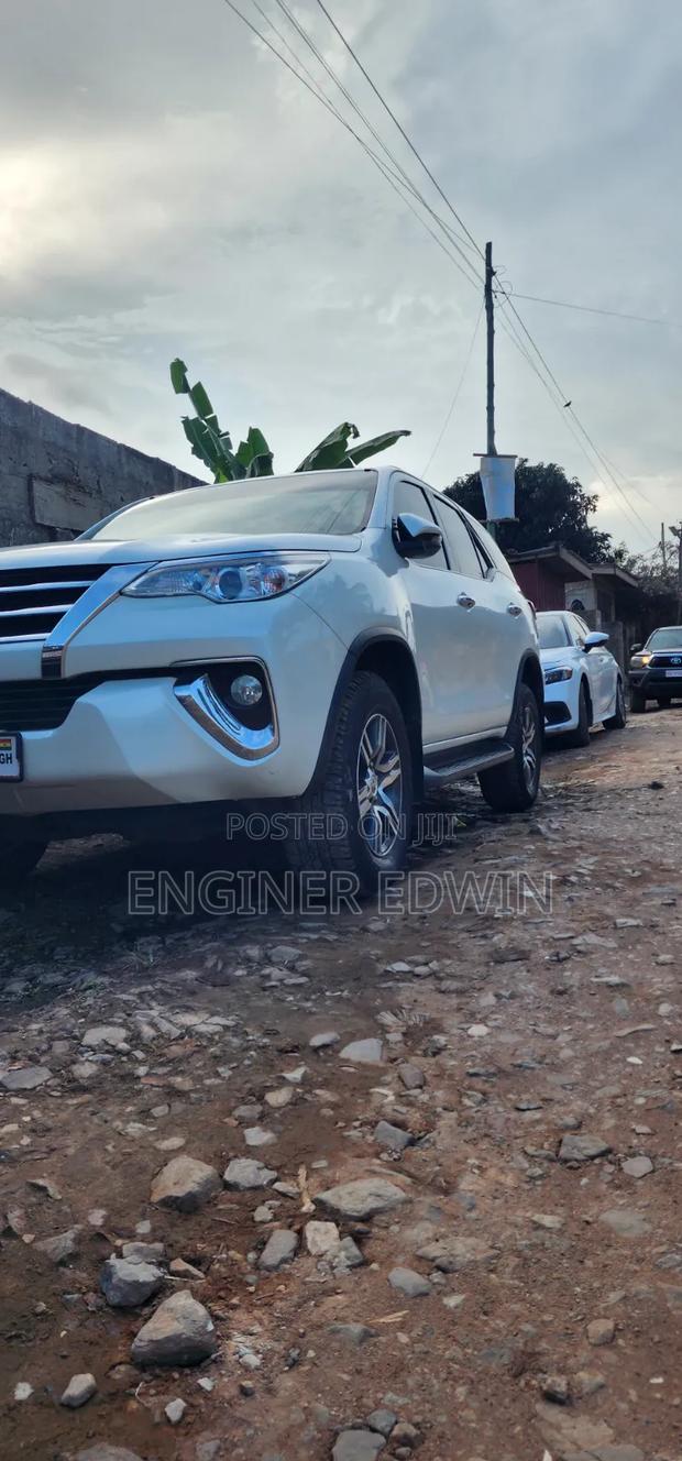 Toyota Fortuner 2.7 AWD 2019 White