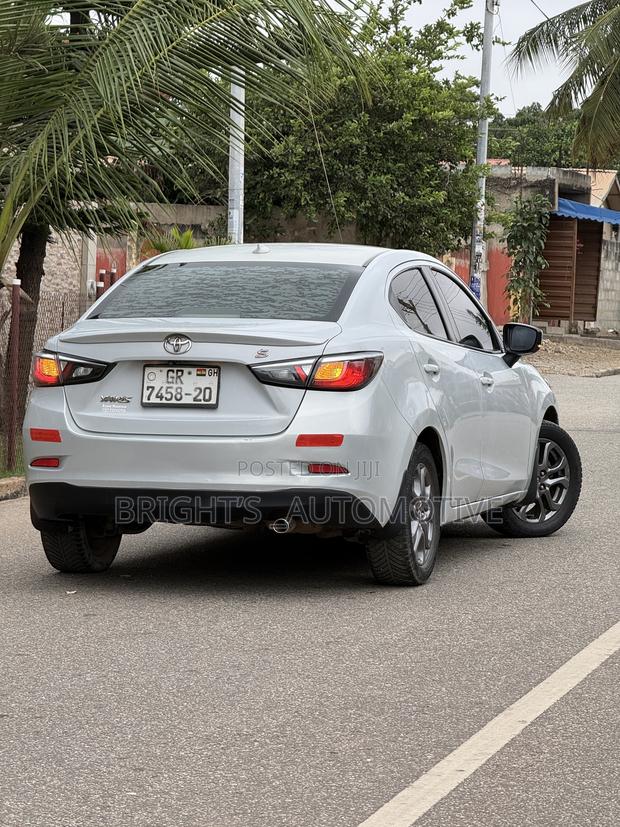 Toyota Yaris iA 1.5 FWD 2019 Gray